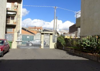 2.JPG - Box Via Calvario, San Pietro Clarenza - foto 1