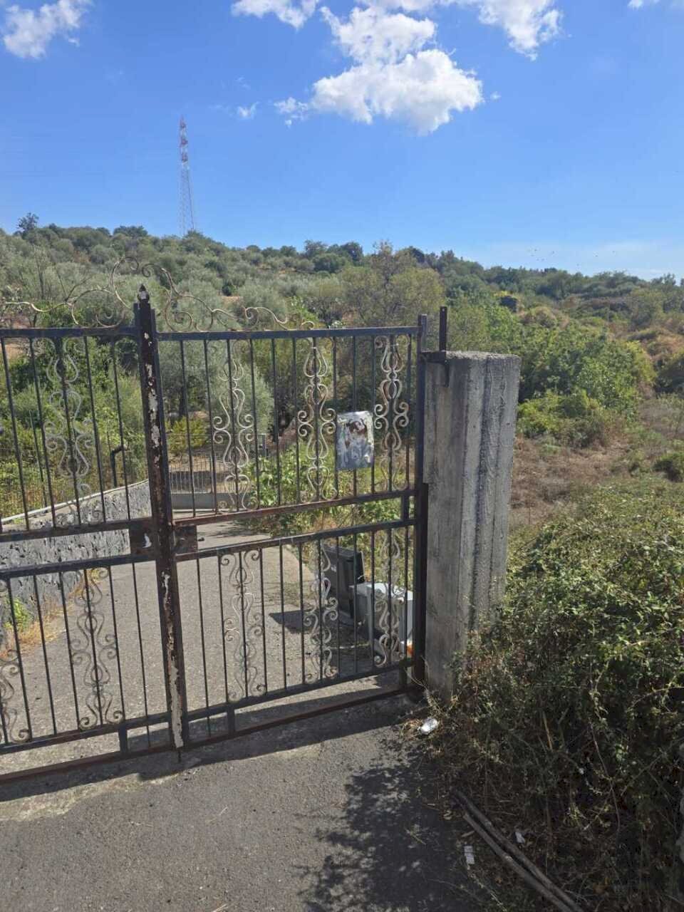 3.jpg - Terreno agricolo Via Luigi Pirandello, Camporotondo Etneo - foto 3