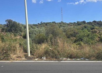 1.jpg - Agricultural land Via Luigi Pirandello, Camporotondo Etneo - photo 1