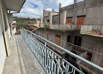 balcone - Quadrilocale Via Istria 41, Paternò - foto 1