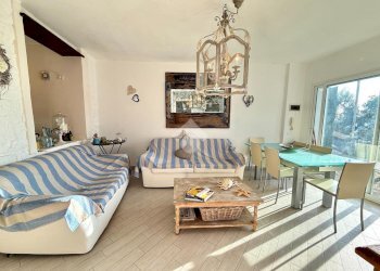 Three-room apartment Via Aurelia, Imperia - photo 13