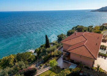 Three-room apartment Via Aurelia, Imperia - photo 9