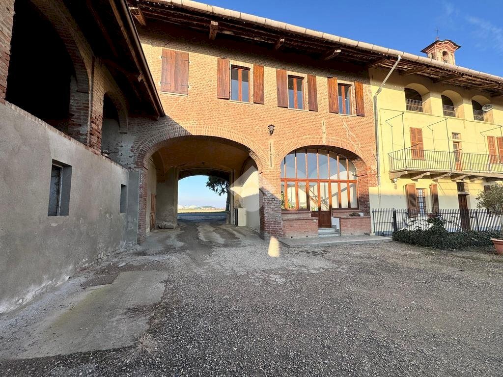 Four-room apartment Regione Canali, Buriasco - photo 1