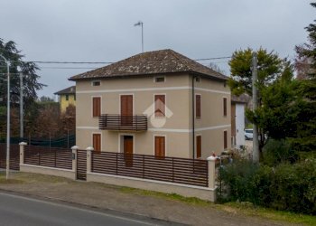 Casa indipendente Via L. Da Vinci, Cadelbosco di Sopra - foto 1