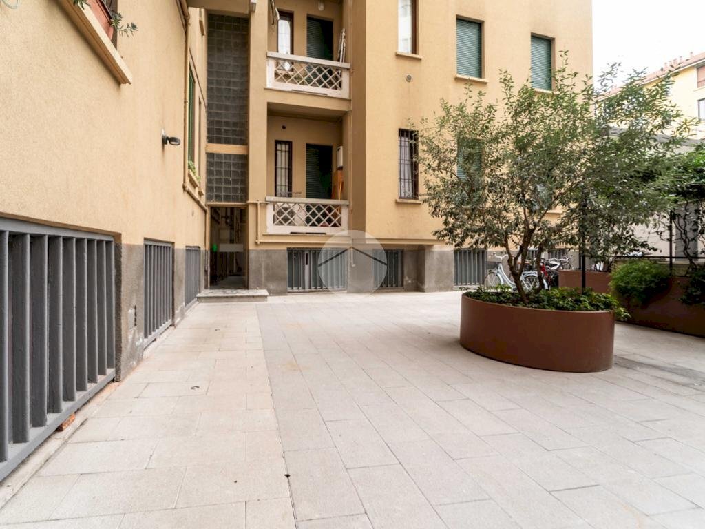 Three-room apartment Via Maestri Campionesi, Milano (neighborhood Cadore) - photo 3