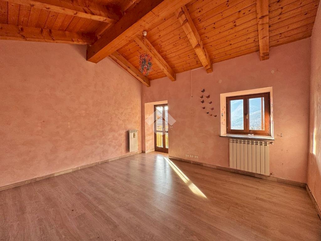 Semi-detached house Via S. Lucia, Val della Torre - photo 2