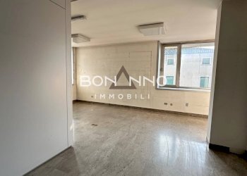 Foto 22 - Office VIA ROMA
 
19, Loria - photo 22