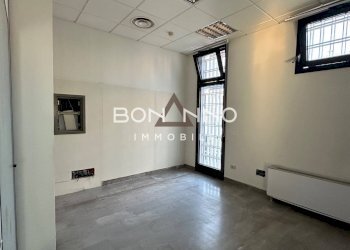 Foto 28 - Office VIA ROMA
 
19, Loria - photo 28