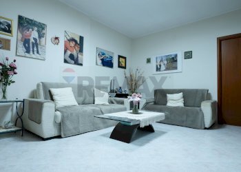 Soggiorno - Quadrilocale Via Cesare Cantù
 
10, Palo del Colle - foto 7