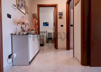 Hall / corridoio - Quadrilocale Via Cesare Cantù
 
10, Palo del Colle - foto 9