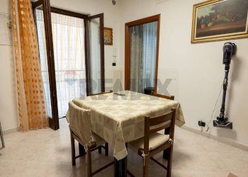 Sala da pranzo - Quadrilocale Via Cesare Cantù
 
10, Palo del Colle - foto 12