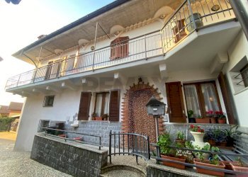 Casa all\'aperto - Casa indipendente La Pezza
 
9, Luino - foto 2