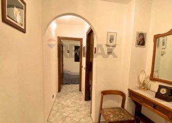 Hall / corridoio - Casa indipendente La Pezza
 
9, Luino - foto 24