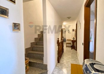 Hall / corridoio - Casa indipendente La Pezza
 
9, Luino - foto 25