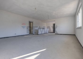 Stanza vuota - Villa Leggiuno - foto 17