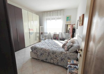 Camera / camera da letto - Casa indipendente via Varese
 
5, Laveno-Mombello - foto 12