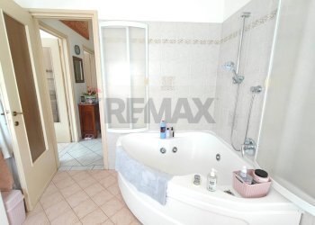 Bagno - Casa indipendente via Varese
 
5, Laveno-Mombello - foto 15