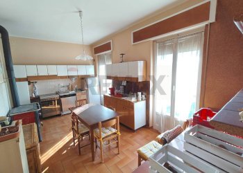 Sala da pranzo - Casa indipendente via Varese
 
5, Laveno-Mombello - foto 18