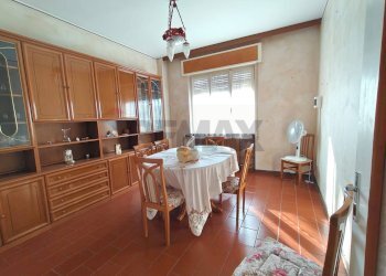 Sala da pranzo - Casa indipendente via Varese
 
5, Laveno-Mombello - foto 20