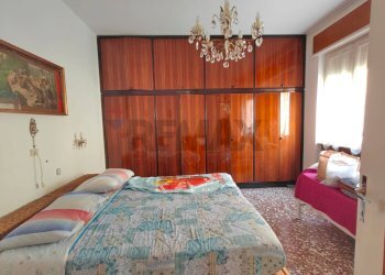 Camera / camera da letto - Casa indipendente via Varese
 
5, Laveno-Mombello - foto 23