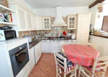 Cucina - Casa indipendente via Reno
 
2, Laveno-Mombello - foto 11