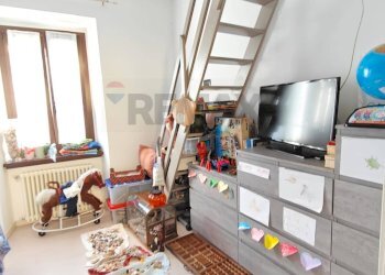 Soggiorno - Casa indipendente via Reno
 
2, Laveno-Mombello - foto 14