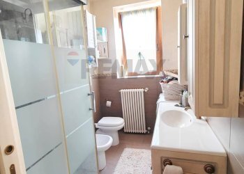 Bagno - Casa indipendente via Reno
 
2, Laveno-Mombello - foto 15