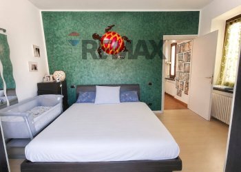 Camera / camera da letto - Independent house via Reno
 
2, Laveno-Mombello - photo 24