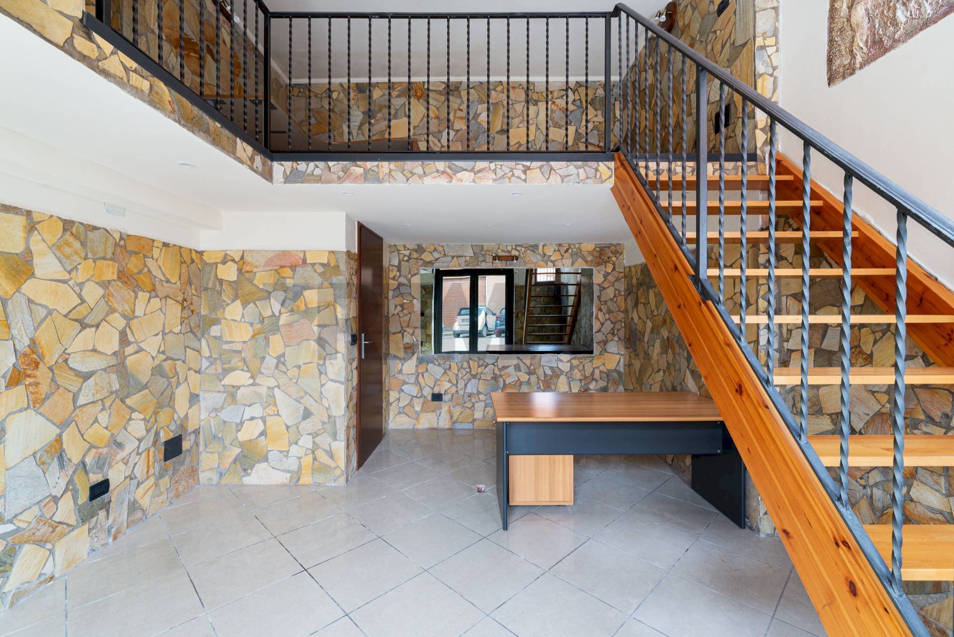 Scale - Commercial Premises VIALE VINCENZO FEDERICI
 
21, Monterotondo - photo 3