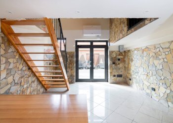 Ricezione / Lobby - Commercial Premises VIALE VINCENZO FEDERICI
 
21, Monterotondo - photo 8