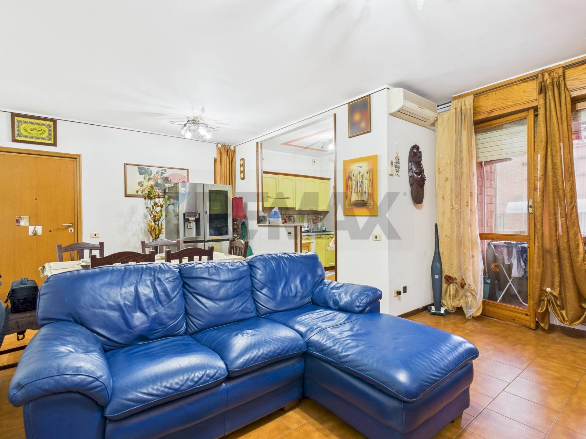 Soggiorno - Three-room apartment via generale dalla chiesa
 
34, Voghera - photo 1