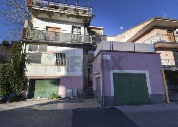 Edificio all\'aperto - Casa semi indipendente Via Belsito
 
14, Misterbianco - foto 2