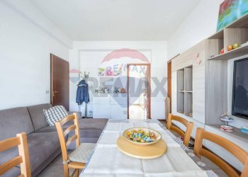 Sala da pranzo - Trilocale Via Jacopone da Todi
 
24/A, Acireale - foto 6