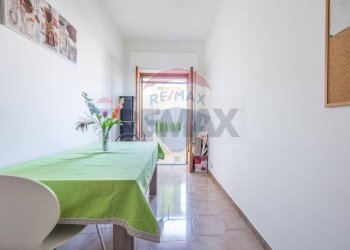 Hall / corridoio - Trilocale Via Jacopone da Todi
 
24/A, Acireale - foto 9