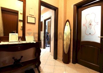 Hall / corridoio - Quadrilocale Via Nervesa Della Battaglia
 
2, Catania - foto 1