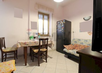 Sala da pranzo - Quadrilocale Via Nervesa Della Battaglia
 
2, Catania - foto 14