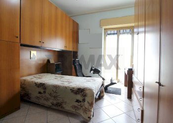 Camera / camera da letto - Quadrilocale Via Nervesa Della Battaglia
 
2, Catania - foto 15