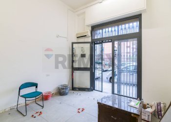 Ricezione / Lobby - Locale Commerciale Via Pier Luigi Deodato
 
36, Catania - foto 1