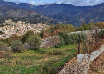 Vista delle montagne - Casa indipendente Via Santa Maria
 
47, Castiglione di Sicilia - foto 3