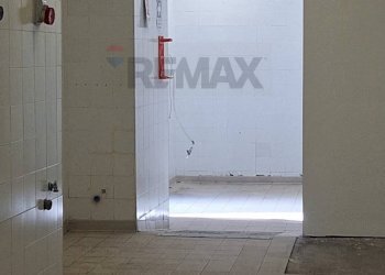 Stanza vuota - Locale Commerciale Piazza Turi Ferro
 
1/2/3, Catania - foto 10