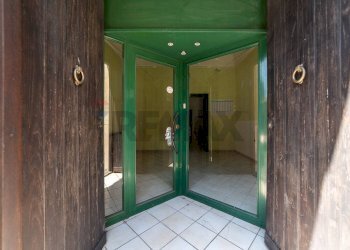 Ricezione / Lobby - Locale Commerciale via roma
 
99, Belpasso - foto 5