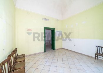 Stanza vuota - Locale Commerciale via roma
 
99, Belpasso - foto 1