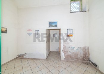 Stanza vuota - Locale Commerciale via roma
 
99, Belpasso - foto 12