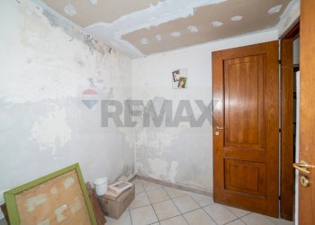 Camera / camera da letto - Locale Commerciale via roma
 
99, Belpasso - foto 16