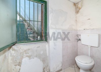 Bagno - Locale Commerciale via roma
 
99, Belpasso - foto 19