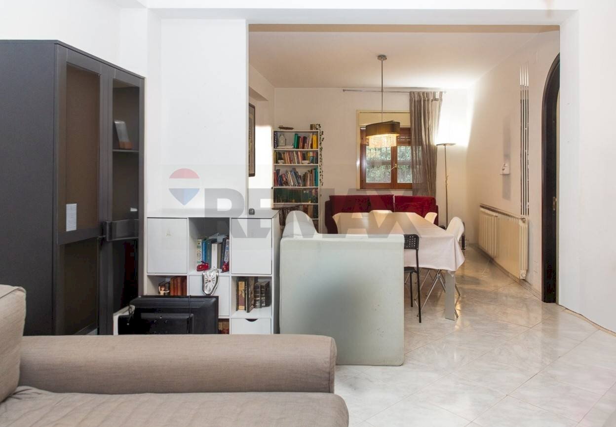 Sala da pranzo - Residence Via Guglielmino
 
64, Tremestieri Etneo - foto 1