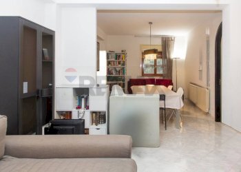 Sala da pranzo - Residence Via Guglielmino
 
64, Tremestieri Etneo - foto 1