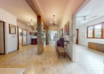 Hall / corridoio - Villa Via V. Bachelet
 
8, Camaiore - foto 9