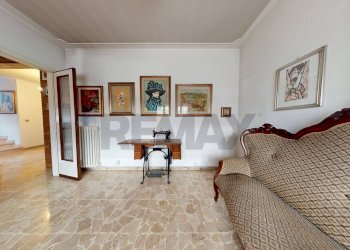 Camera / camera da letto - Villa Via V. Bachelet
 
8, Camaiore - foto 17