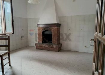 Cucina - Casa indipendente Aldo Moro
 
6, Radda in Chianti - foto 4